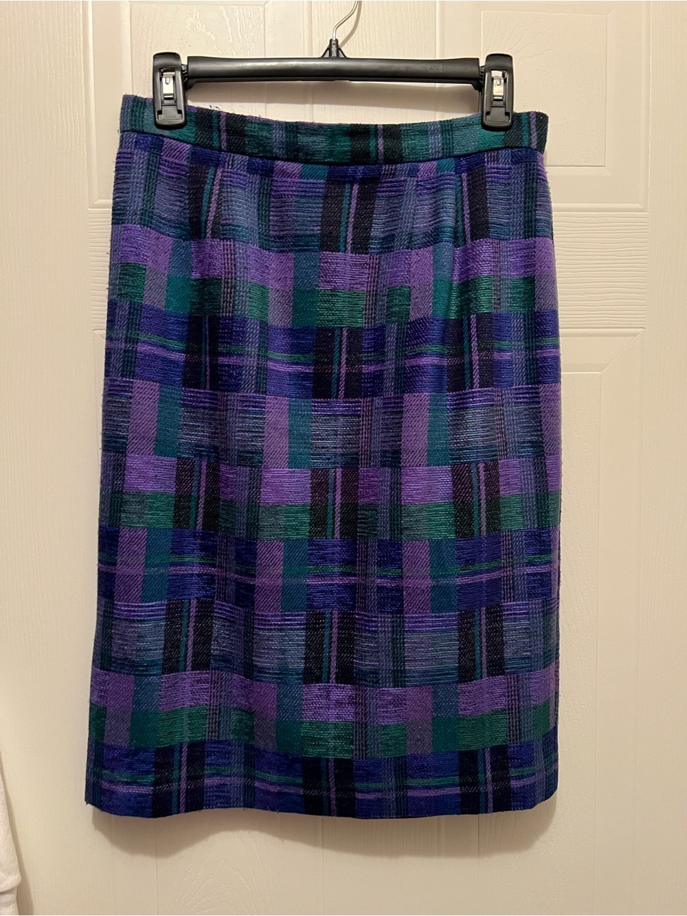 Vintage PIRA Womens Purple & Green Plaid pencil skirt.
